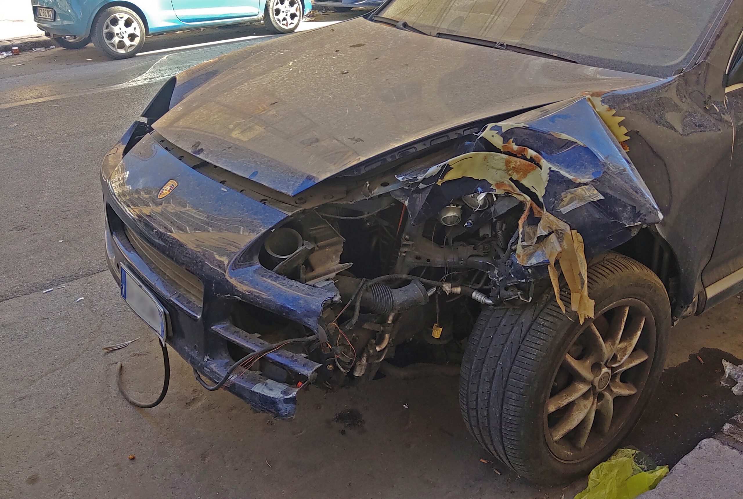 Porsche Cayenne mit einem Unfall